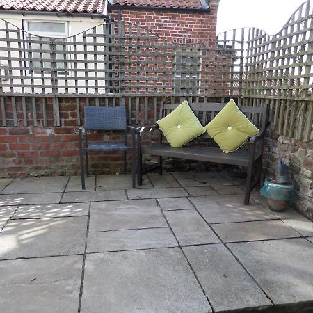 Award Winning Pet Friendly Paddock Cottage 휫비 외부 사진