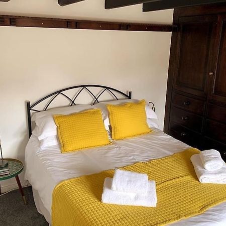 Award Winning Pet Friendly Paddock Cottage 휫비 외부 사진