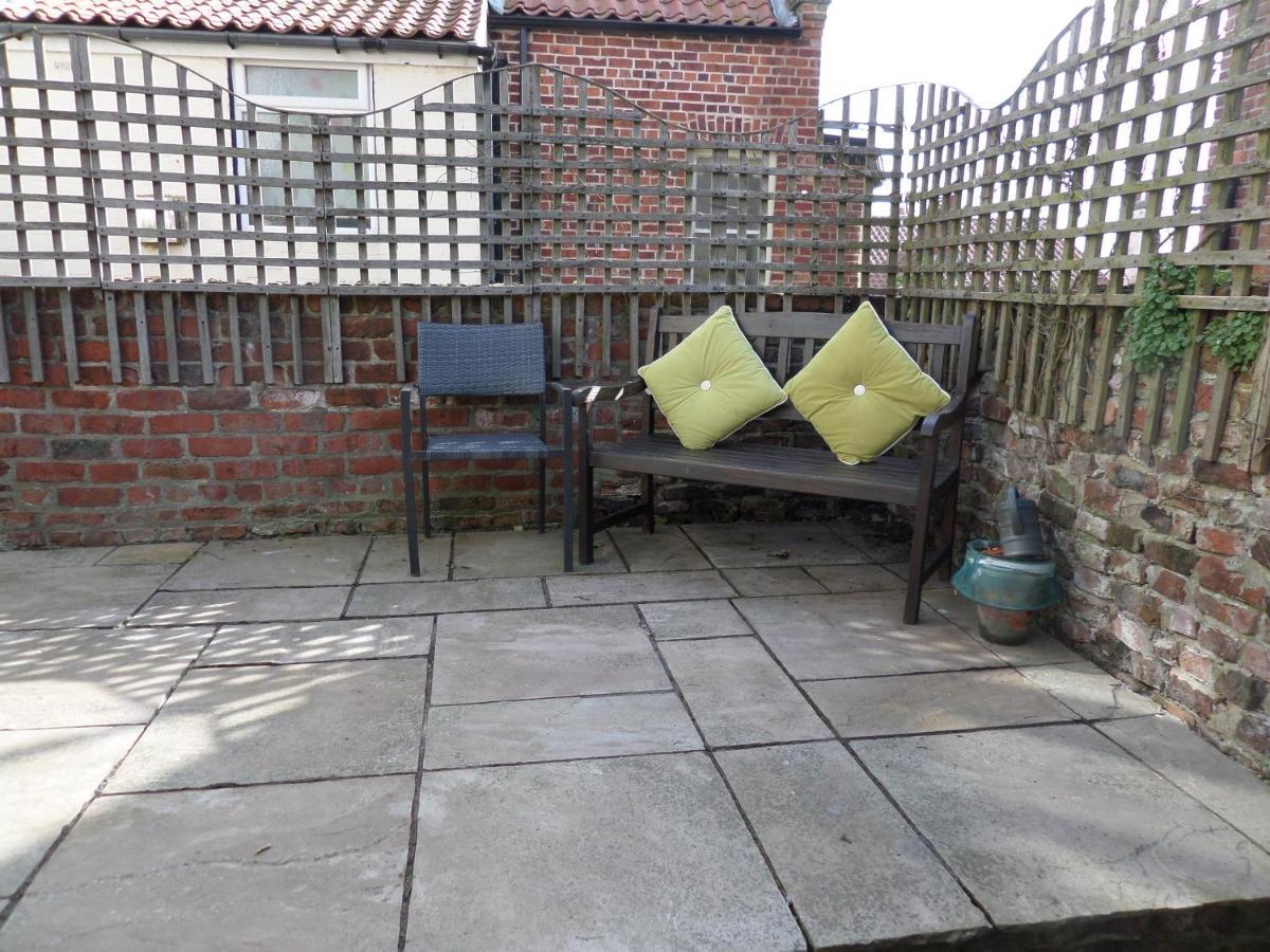 Award Winning Pet Friendly Paddock Cottage 휫비 외부 사진