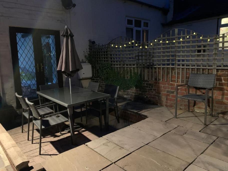 Award Winning Pet Friendly Paddock Cottage 휫비 외부 사진