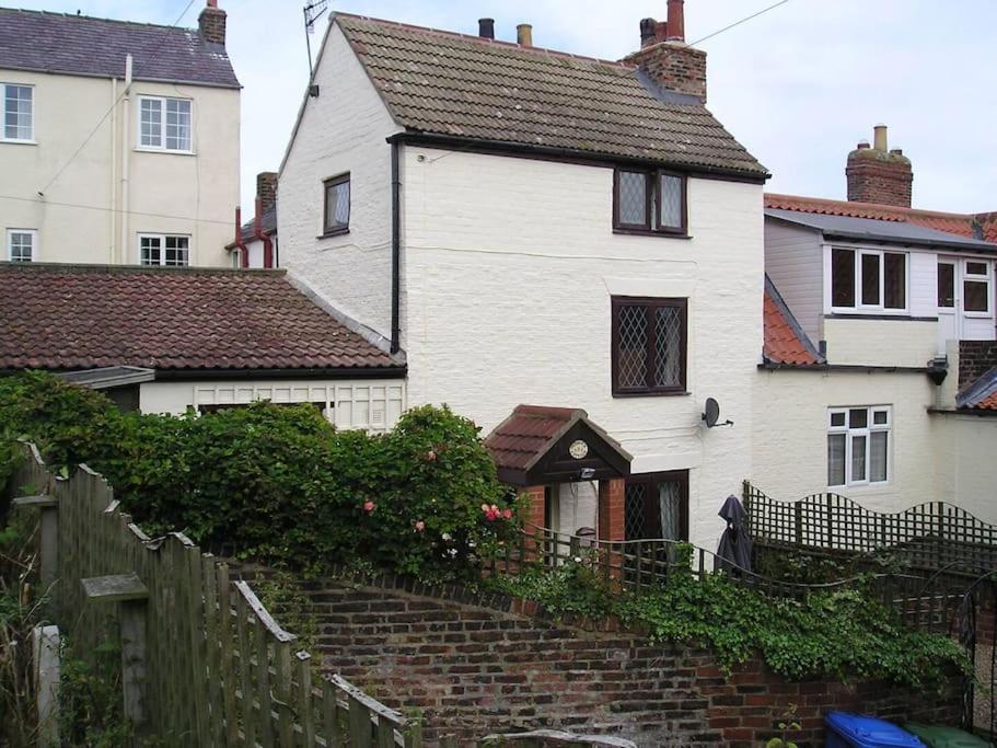 Award Winning Pet Friendly Paddock Cottage 휫비 외부 사진