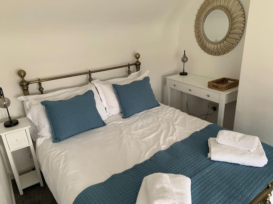 Award Winning Pet Friendly Paddock Cottage 휫비 외부 사진